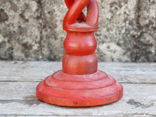 Carica l&#39;immagine nel visualizzatore di Gallery, Candelabro in legno di teak dipinto, ricavato da un unico tronco di teak.  Dimensioni base diametro 16, base per candela diametro 7 cm, h 50 cm.  per ulteriori info o foto mail info@etniko.it whatsapp 0039 3338778241 etsy / ig / fb : etnikobycrosato