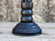 Carica l&#39;immagine nel visualizzatore di Gallery, Candelabro in legno di teak inciso e dipinto, ricavato da un unico tronco di teak. Dimensioni base diametro 12, foro per candela diametro 4cm, h 36 cm.  per ulteriori info o foto mail info@etniko.it whatsapp 0039 3338778241 etsy / ig / fb : etnikobycrosato
