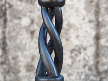 Carica l&#39;immagine nel visualizzatore di Gallery, Candelabro in legno di teak inciso e dipinto, ricavato da un unico tronco di teak. Dimensioni base diametro 12, foro per candela diametro 4cm, h 36 cm.  per ulteriori info o foto mail info@etniko.it whatsapp 0039 3338778241 etsy / ig / fb : etnikobycrosato
