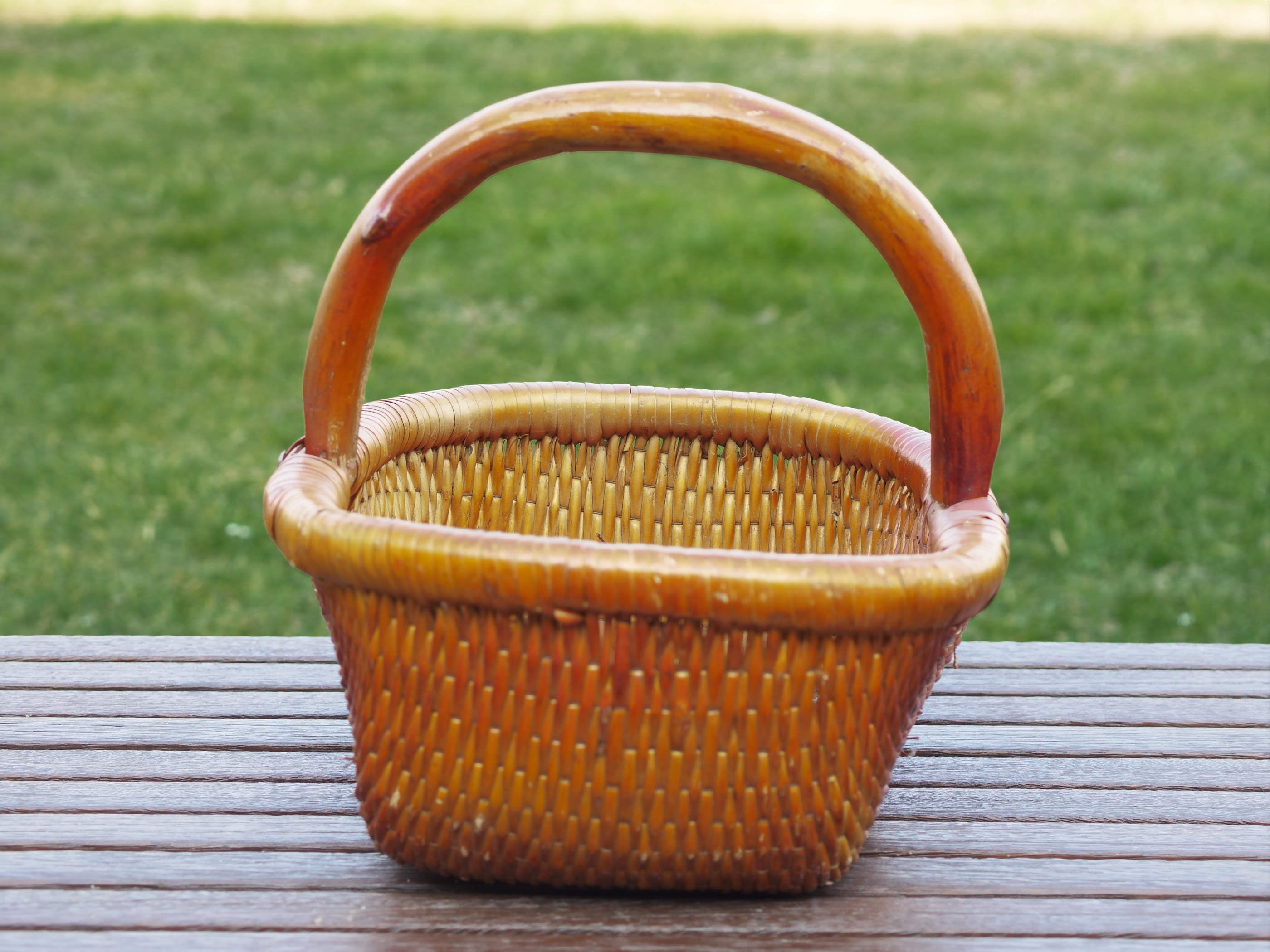Cesto Cina In Vimini E Bamboo. Dimensioni 36x30  h32cm.  per info ed ulteriori foto  www.etniko.it facebook / instagram / pinterest : etnikobycrosato 0039 3338778241 info@etniko.it
