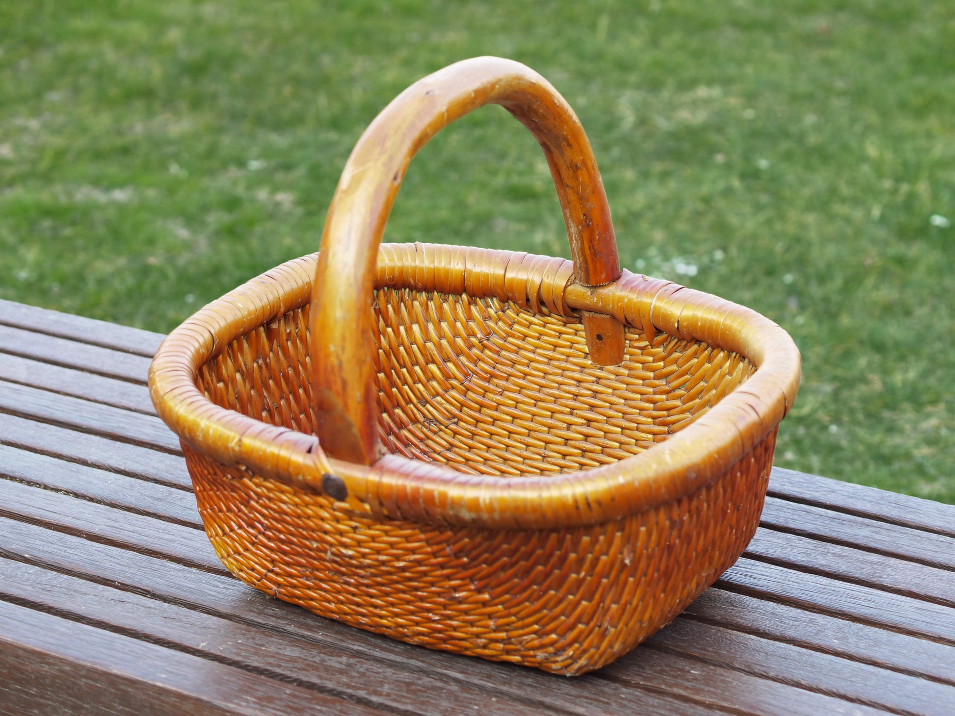 Cesto Cina In Vimini E Bamboo. Dimensioni 36x30  h32cm.  per info ed ulteriori foto  www.etniko.it facebook / instagram / pinterest : etnikobycrosato 0039 3338778241 info@etniko.it