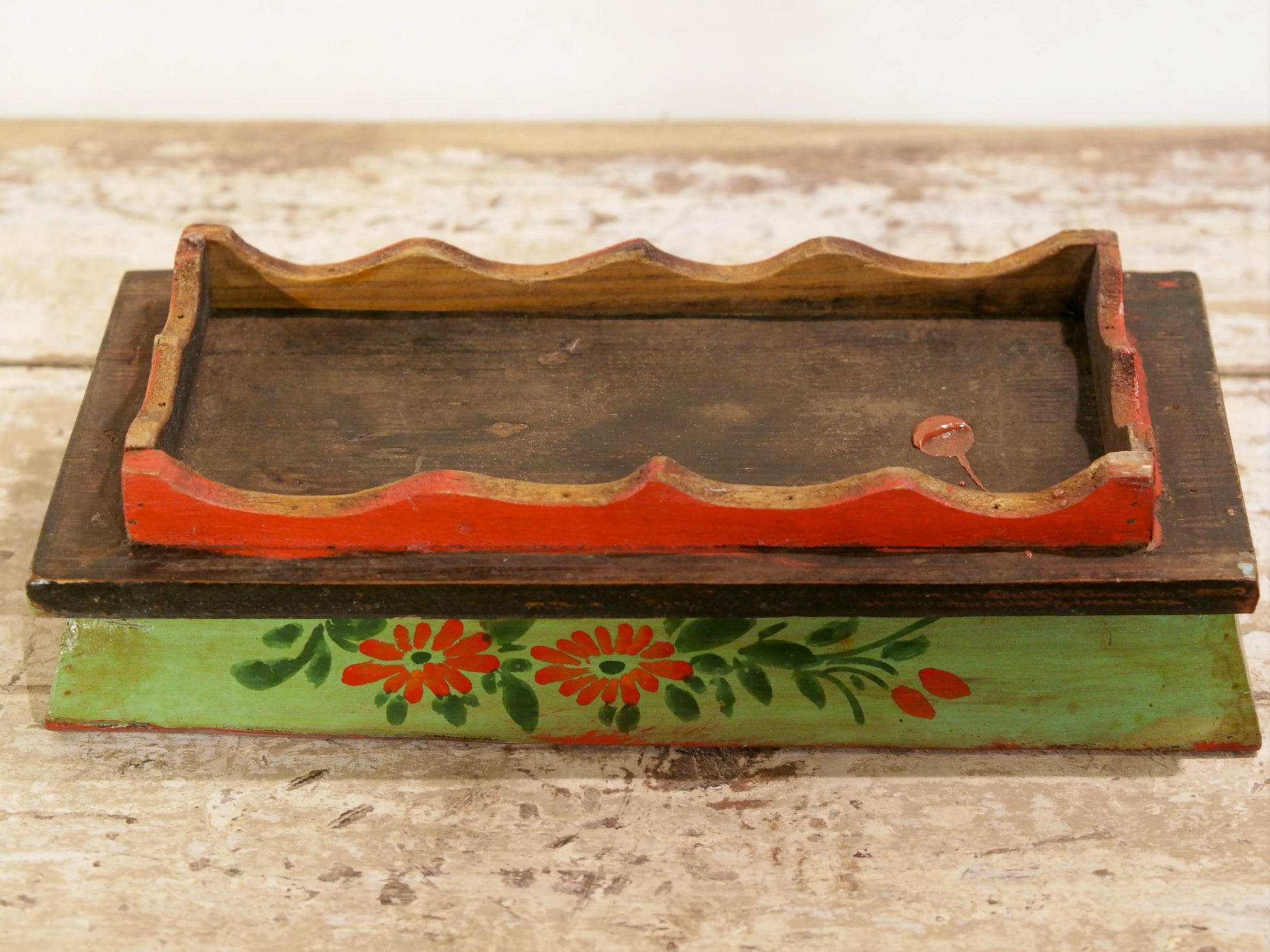 Cestino Cina, Porta oggetti in Legno dipinto. Dimensioni 33x16xh8cm.   per info ed ulteriori foto info@etniko.it facebook / instagram : etnikobycrosato 0039 3338778241