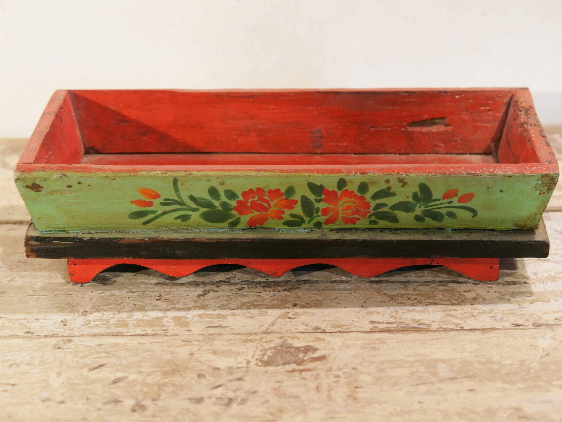 Cestino Cina, Porta oggetti in Legno dipinto. Dimensioni 33x16xh8cm.   per info ed ulteriori foto info@etniko.it facebook / instagram : etnikobycrosato 0039 3338778241