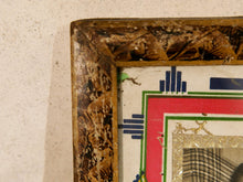 Carica l&#39;immagine nel visualizzatore di Gallery, vecchia fotografia indiana raffigurante un bimbo, cornice e foto databili anni 70/80, pezzo unico conservato originale. legno e foto .  dimensioni cornice 19x23 cm   per ulteriori info o dettagli mail info@etniko.it whatsapp 0039 3338778241  instagram / facebook / etsy : etnikobycrosato