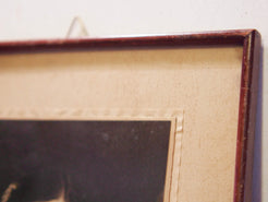 vecchia fotografia indiana raffigurate volto . cornice e foto databili anni 70/80 . pezzo unico conservato originale . legno e foto .  misure cornice 26 x 36cm   per ulteriori info o dettagli info@etniko.itinstagram / facebook / etsy : etnikobycrosato whatsapp 0039 3338778241