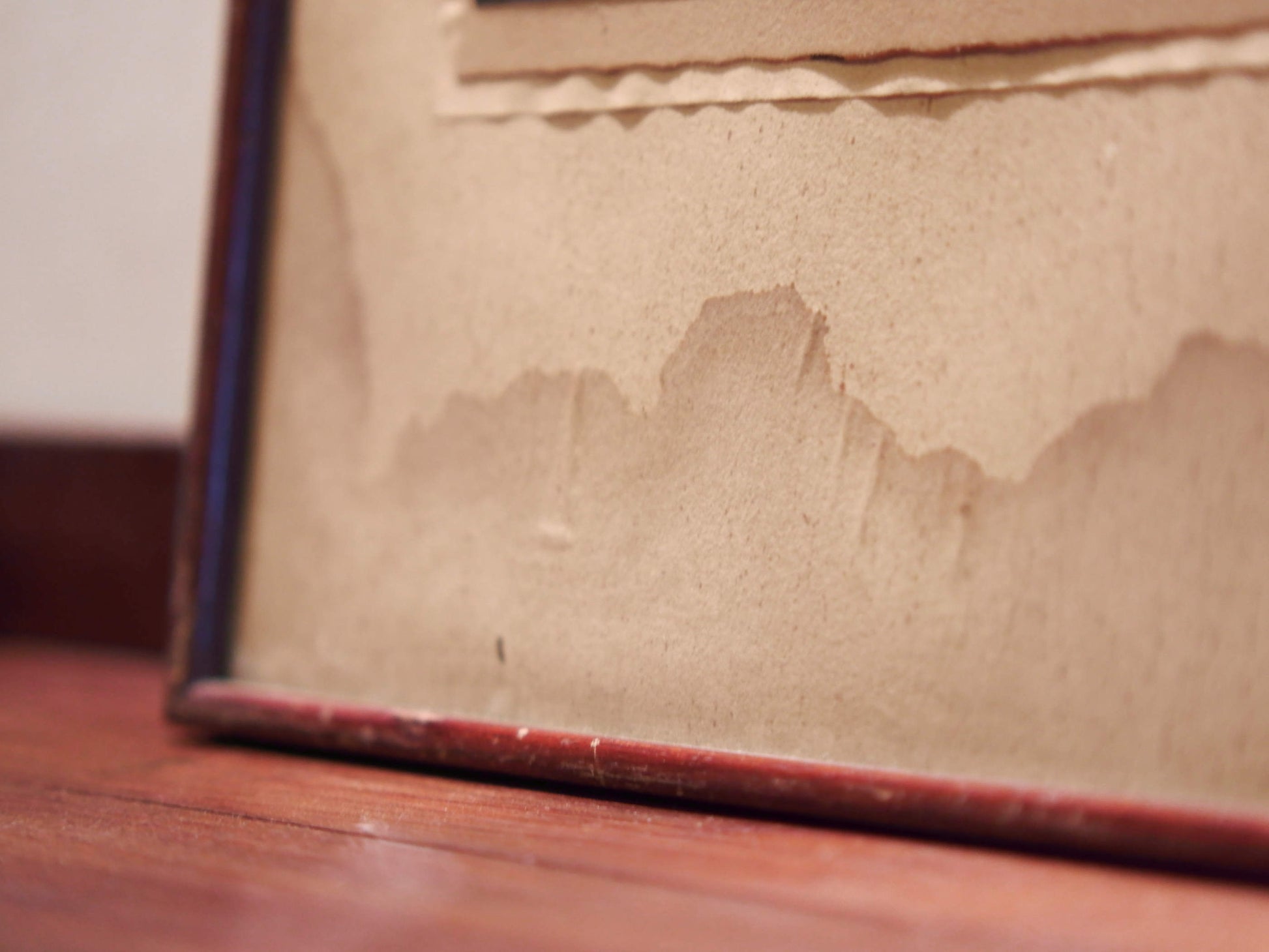 vecchia fotografia indiana raffigurate volto . cornice e foto databili anni 70/80 . pezzo unico conservato originale . legno e foto .  misure cornice 26 x 36cm   per ulteriori info o dettagli info@etniko.itinstagram / facebook / etsy : etnikobycrosato whatsapp 0039 3338778241
