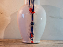 Carica l&#39;immagine nel visualizzatore di Gallery, collana indiana in corallo e lapis. assemblata artigianalmente, pezzo unico .  peso totale 48 gr, lunghezza totale 82cm   per ulteriori info o foto info@etniko.it 0039 3338778241 fb , ig etniko by crosato