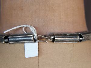 vecchia collana indiana girocollo semirigida in argento 925. lavorata artigianalmente. pezzo unico.  lunghezza 46cm, h 1 cm, peso 83 gr