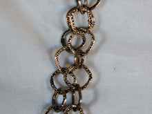 Carica l&#39;immagine nel visualizzatore di Gallery, collana indiana lavorata a catena con elementi incisi in argento 925. la lunghezza consente di indossarla in moltepilci modi. lavorata artigianalmente. pezzo unico.  lunghezza 160cm, spessore 1.2 cm, peso 112 gr