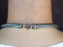 collana indiana in argento 800 snake o coda di topo dalle notevoli dimensioni piatta su un lato e stondata dall'altro  spessore 1 cm lunghezza 51cm peso 195 grammi 