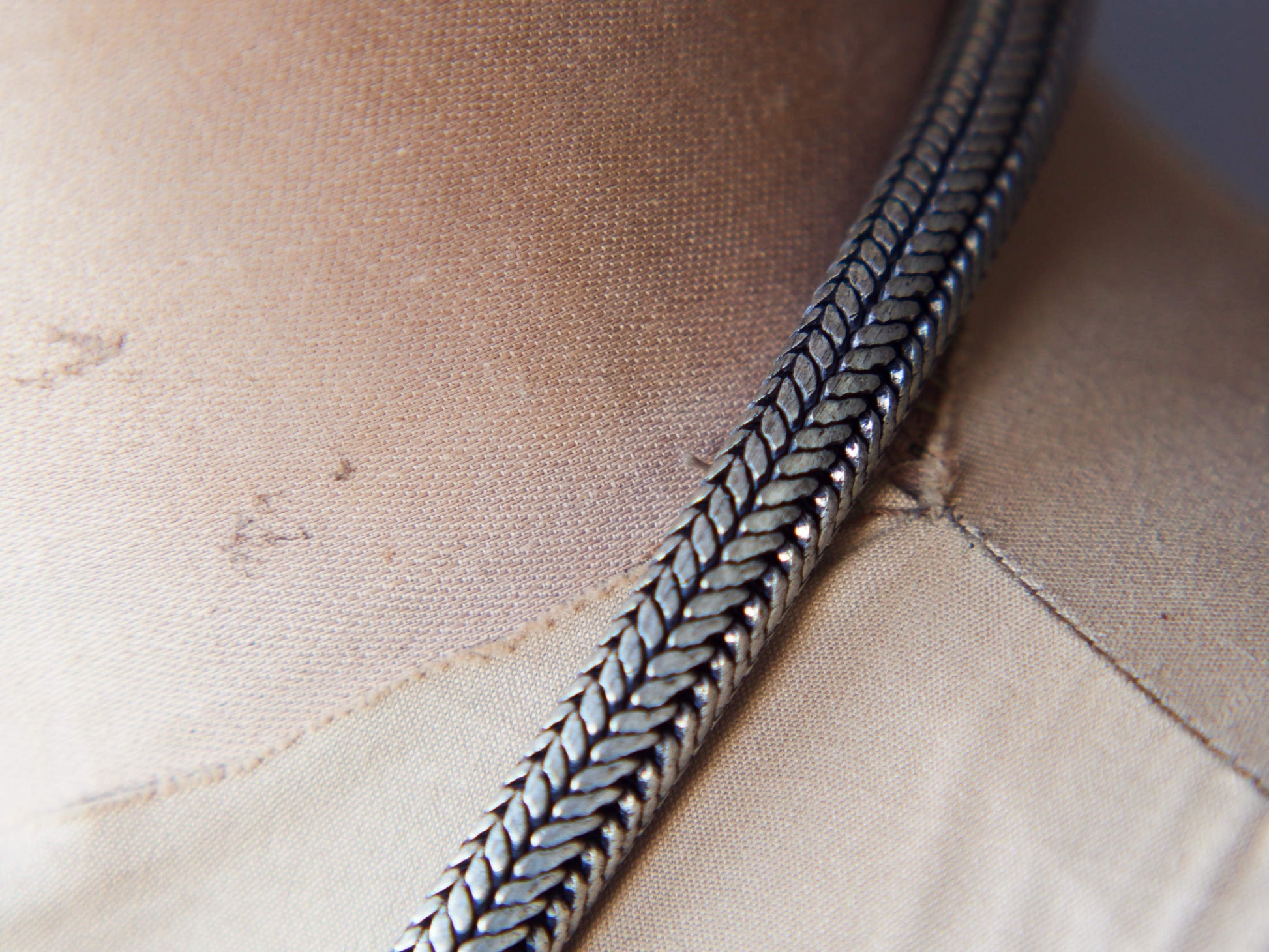 collana indiana in argento 800 snake o coda di topo dalle notevoli dimensioni piatta su un lato e stondata dall'altro  spessore 1 cm lunghezza 51cm peso 195 grammi 