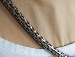 collana indiana in argento 800 snake o coda di topo dalle notevoli dimensioni piatta su un lato e stondata dall'altro  spessore 1 cm lunghezza 51cm peso 195 grammi 