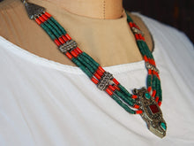 Carica l&#39;immagine nel visualizzatore di Gallery, collana nepalese / tibetana multifilo con corallo, turchese e argento. no pasta ma pietre vere non tinte o modificate nel colore, qualità top. assemblata artigianalmente, pezzo unico.  lunghezza totale collana 49 cm, pendaglio 2.5x6cm, peso 73 gr