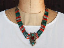 Carica l&#39;immagine nel visualizzatore di Gallery, collana nepalese / tibetana multifilo con corallo, turchese e argento. no pasta ma pietre vere non tinte o modificate nel colore, qualità top. assemblata artigianalmente, pezzo unico.  lunghezza totale collana 49 cm, pendaglio 2.5x6cm, peso 73 gr