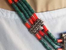 Carica l&#39;immagine nel visualizzatore di Gallery, collana nepalese / tibetana multifilo con corallo, turchese e argento. no pasta ma pietre vere non tinte o modificate nel colore, qualità top. assemblata artigianalmente, pezzo unico.  lunghezza totale collana 49 cm, pendaglio 2.5x6cm, peso 73 gr