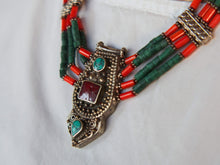 Carica l&#39;immagine nel visualizzatore di Gallery, collana nepalese / tibetana multifilo con corallo, turchese e argento. no pasta ma pietre vere non tinte o modificate nel colore, qualità top. assemblata artigianalmente, pezzo unico.  lunghezza totale collana 49 cm, pendaglio 2.5x6cm, peso 73 gr