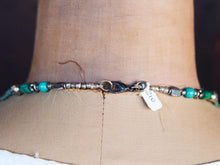Carica l&#39;immagine nel visualizzatore di Gallery, collana nepalese / tibetana con corallo, turchese e argento no pasta ma pietre vere non tinte o modificate nel colore, qualità top. assemblata artigianalmente, pezzo unico.  lunghezza totale collana 45 cm, peso 77 gr