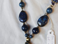 collana pakistana in lapislazzuli e pendaglio antico in argento finemente inciso. pendaglio antico 5x7 prof.1 cm lunghezza collana escluso pendaglio 52 cm peso 64 gr