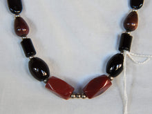 Carica l&#39;immagine nel visualizzatore di Gallery, collana pakistana in corniola, onice e turchese. lunghezza collana 58 cm peso 33 gr