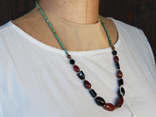 Carica l&#39;immagine nel visualizzatore di Gallery, collana pakistana in corniola, onice e turchese. lunghezza collana 58 cm peso 33 gr