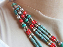 Carica l&#39;immagine nel visualizzatore di Gallery, collana nepalese / tibetana con corallo, turchese, ambra e argento no pasta ma pietre vere non tinte o modificate nel colore, qualità top. assemblata artigianalmente, pezzo unico.  lunghezza totale collana 40 cm, misura pendaglio 6.5x8cm, peso 90 gr