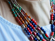 Carica l&#39;immagine nel visualizzatore di Gallery, collana nepalese / tibetana con corallo, turchese, giada e argento no pasta ma pietre vere non tinte o modificate nel colore, qualità top. assemblata artigianalmente, pezzo unico.  lunghezza totale collana 42 cm, misure pendaglio 6x9.5cm, peso 117 gr