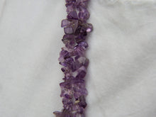 Carica l&#39;immagine nel visualizzatore di Gallery, Collana ametista con ciondolo Kuchi afghano in argento antico con gioielli tribali, totalmente originale. i gioielli Kuchi NomadI offerti qui sono vecchi e antichi, fatti a mano, a volte sono gioielli folcloristici molto filigranati dall&#39;Afghanistan  misure pendaglio circonferenza 7cm, lunghezza massima 13 cm, profondità 3 cm circonferenza collana 66 cm, peso 200gr