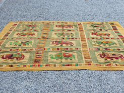 Telo Indiano in cotone lavorato a patchwork. Può essere impiegato come copridivano, copriletto, tovaglia o tessuto da appendere a parete. Dimensioni 220x270cm  disponibili vari colori e dimensioni contattare per info 0039 3338778241 info@etniko.it fb/ig "etniko by crosato"