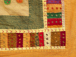 Telo Indiano in cotone lavorato a patchwork. Può essere impiegato come copridivano, copriletto, tovaglia o tessuto da appendere a parete. Dimensioni 220x270cm  disponibili vari colori e dimensioni contattare per info 0039 3338778241 info@etniko.it fb/ig "etniko by crosato"