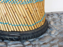 Carica l&#39;immagine nel visualizzatore di Gallery, Coppia seggioline, sgabelli indiani, piccoli sgabelli in bamboo e filo plastica elastico. Dimensioni diametro 43 h48cm, diametro 36 h42cm.