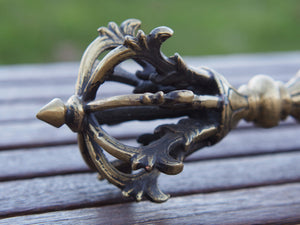 dorje tibetano in metallo , ottone rame . lavorato artigianalmente .  25 x 9x 9 cm peso 977gr