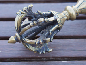dorje tibetano in metallo , ottone rame . lavorato artigianalmente .  25 x 9x 9 cm peso 977gr