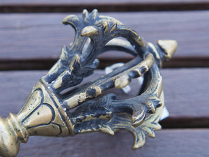 dorje tibetano in metallo , ottone rame . lavorato artigianalmente .  25 x 9x 9 cm peso 977gr