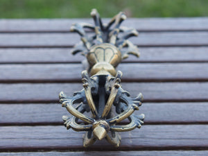 dorje tibetano in metallo , ottone rame . lavorato artigianalmente .  25 x 9x 9 cm peso 977gr