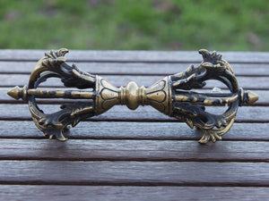 dorje tibetano in metallo , ottone rame . lavorato artigianalmente .  25 x 9x 9 cm peso 977gr