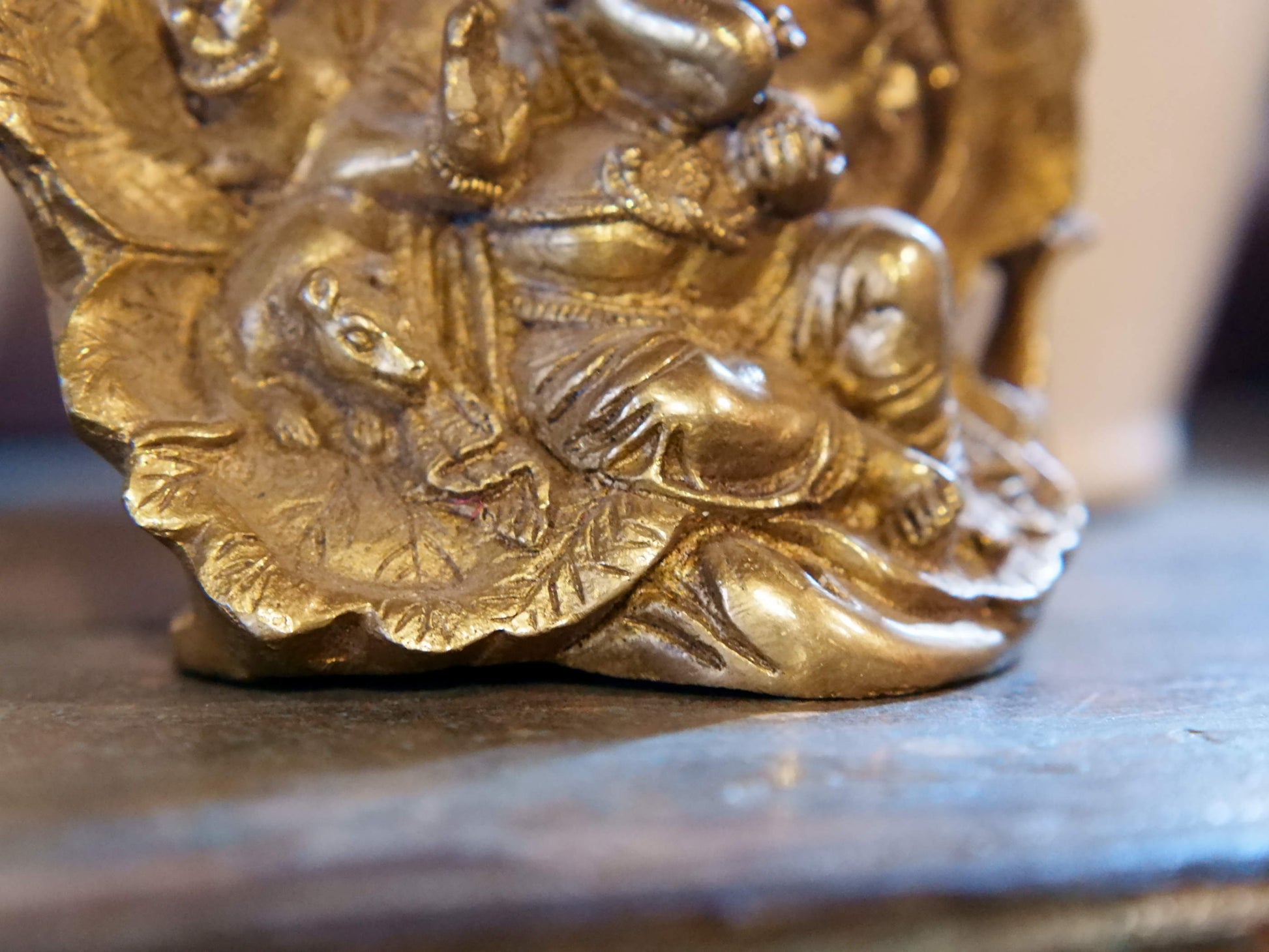 statuetta in lega di metalli raffigurante la divinità Ganesh , Ganesha.  peso 940 gr  dimensioni 13x8 h. 12