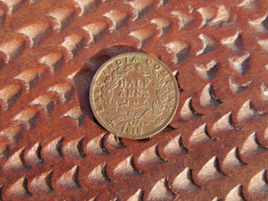 vecchia moneta indiana  half anna datata 1818  diametro 3 cm  peso 13 gr   www.etniko.it info@etniko.it 0039 3338778241 pinterest, facebook, instagram    etnikobycrosato