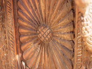 Damcja Indiana tipica credenza del nord dell'India, composta da 2 ante, databile primi '900, in legno di teak, perfettamente autentica e conservata.  Dimensioni 107x50xh90cm.  per maggiori info o dettagli info@etniko.it 0039 3338778241