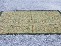 Telo Indiano beige cotone ricamato. Può essere impiegato come copridivano, copriletto, tovaglia o tessuto da appendere a parete. Dimensioni 260x210cm