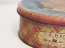 Carica l&#39;immagine nel visualizzatore di Gallery, Scatola In Latta Vintage. Provenienza India. Conservata in ottimo stato.  Dimensioni diametro 16 h 5 cm  per info ed ulteriori foto info@etniko.it 0039 3338778241 facebook / instagram : etnikobycrosato