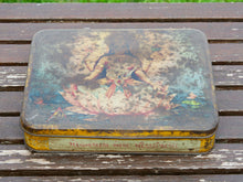 Carica l&#39;immagine nel visualizzatore di Gallery, Scatola in latta vintage. Provenienza India.  Dimensioni 23x18 h5cm