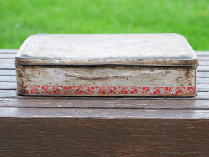 Scatola in latta vintage. Provenienza India.  Dimensioni 28x21 h6cm