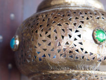 Carica l&#39;immagine nel visualizzatore di Gallery, Lanterna marocchina in metallo lavorata artigianalmente, finemente decorata a traforo, con vetri incastonati mix color.   dimensioni diametro 25  h55     per info ed ulteriori foto info@etniko.it facebook / instagram / pinterest : etnikobycrosato 0039 3338778241