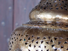 Carica l&#39;immagine nel visualizzatore di Gallery, Lanterna marocchina in metallo lavorata artigianalmente, finemente decorata a traforo, con vetri incastonati mix color.   dimensioni diametro 25  h55     per info ed ulteriori foto info@etniko.it facebook / instagram / pinterest : etnikobycrosato 0039 3338778241