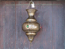 Carica l&#39;immagine nel visualizzatore di Gallery, Lanterna marocchina in metallo lavorata artigianalmente, finemente decorata a traforo, con vetri incastonati mix color.   dimensioni diametro 25  h55     per info ed ulteriori foto info@etniko.it facebook / instagram / pinterest : etnikobycrosato 0039 3338778241