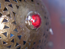 Carica l&#39;immagine nel visualizzatore di Gallery, Lanterna marocchina in metallo lavorata artigianalmente, finemente decorata a traforo, con vetri incastonati mix color.   dimensioni diametro 25  h55     per info ed ulteriori foto info@etniko.it facebook / instagram / pinterest : etnikobycrosato 0039 3338778241