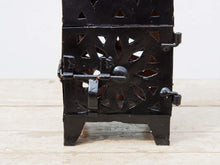 Carica l&#39;immagine nel visualizzatore di Gallery, Lanterna marocchina in metallo traforata di colore nero, lavorata artigianalmente . Porta su un lato per poter inserire candela o lampadina.   Dimensioni 12 x 12 h. 36 cm   per info ed ulteriori foto info@etniko.it 0039 3338778241 facebook / instagram / pinterest : etnikobycrosato