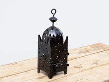 Carica l&#39;immagine nel visualizzatore di Gallery, Lanterna marocchina in metallo traforata di colore nero, lavorata artigianalmente . Porta su un lato per poter inserire candela o lampadina.   Dimensioni 12 x 12 h. 36 cm   per info ed ulteriori foto info@etniko.it 0039 3338778241 facebook / instagram / pinterest : etnikobycrosato