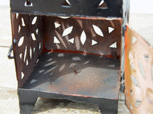Carica l&#39;immagine nel visualizzatore di Gallery, Lanterna marocchina in metallo traforata di colore nero, lavorata artigianalmente . Porta su un lato per poter inserire candela o lampadina.   Dimensioni 12 x 12 h. 36 cm   per info ed ulteriori foto info@etniko.it 0039 3338778241 facebook / instagram / pinterest : etnikobycrosato