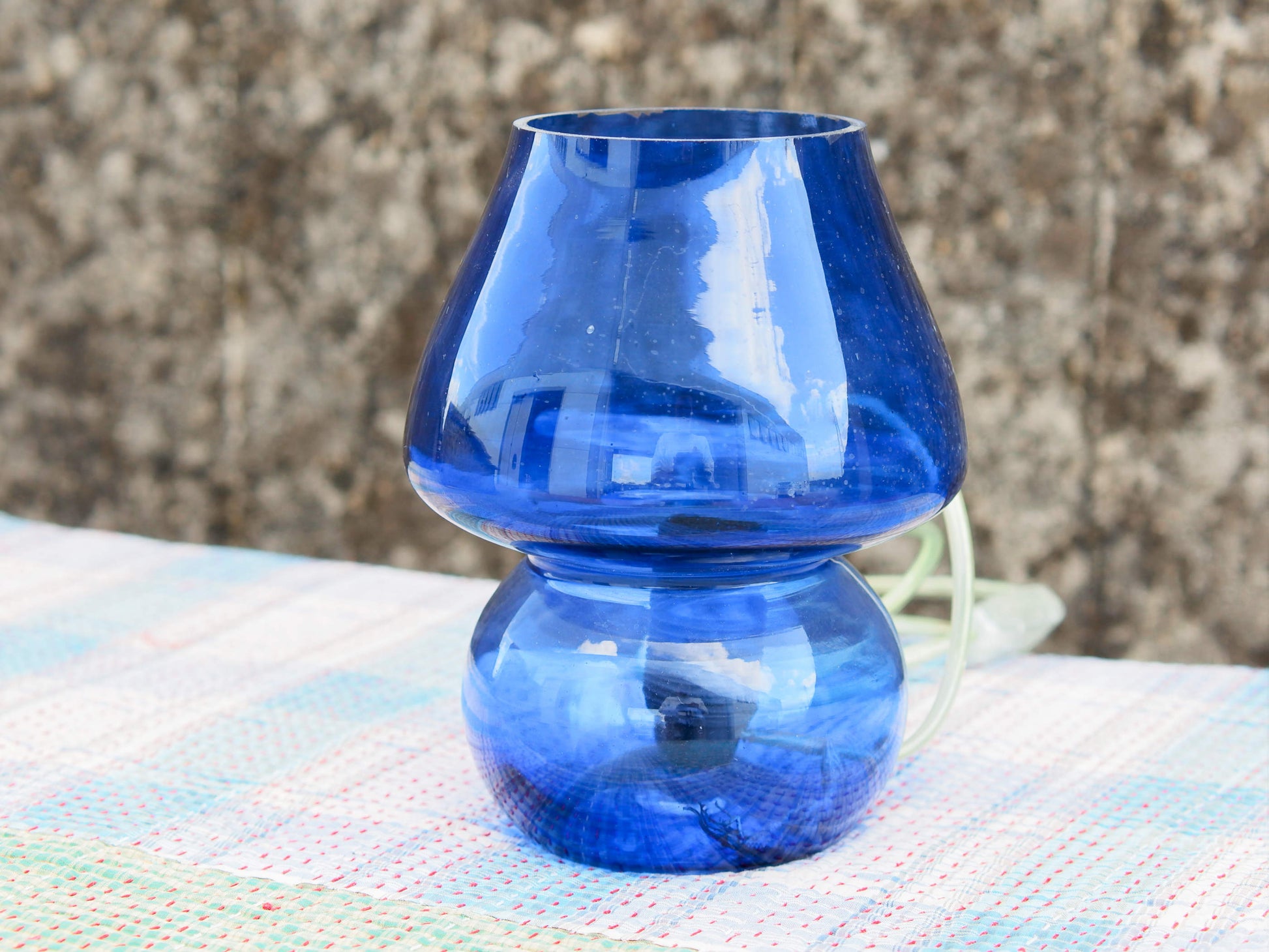 Lampada vetro da tavolo. Diametro 14 h18cm.   per info ed ulteriori foto mail info@etniko.it watshapp 0039 3338778241 facebook / instagram / pinterest : etnikobycrosato